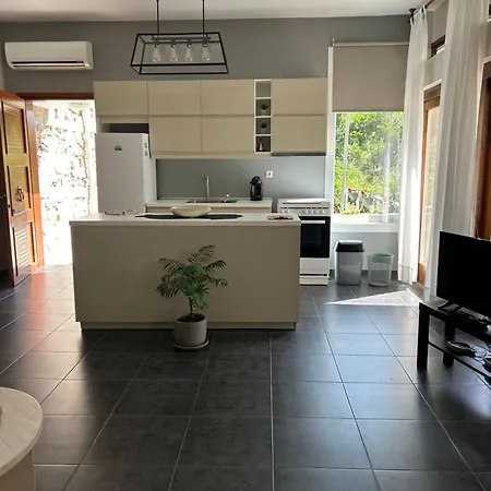 Secret Bay Apartment Palaiontsiflikion